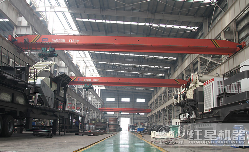 红星机器专业化生产厂房，多种破碎设备现货供应